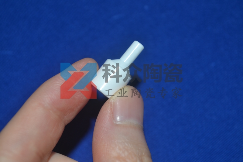 氧化鋯陶瓷推桿的特點體現(xiàn)在什么方面?